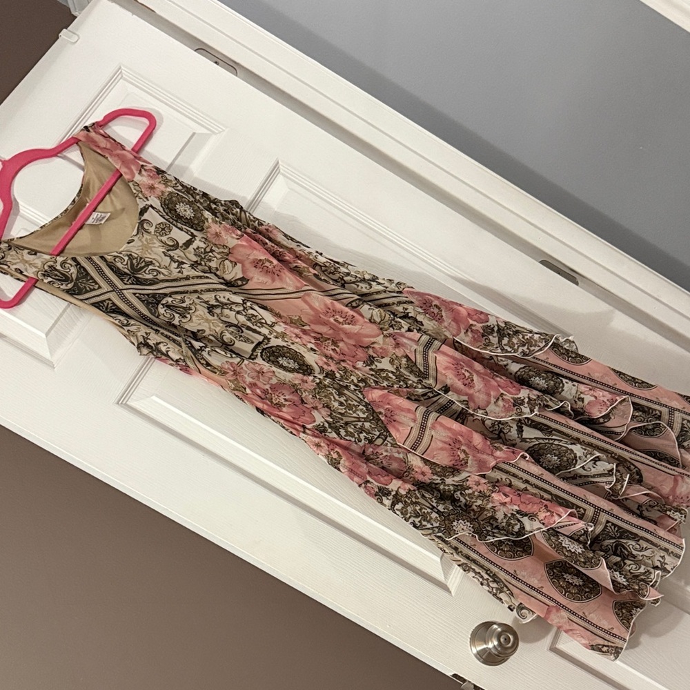 Amanda Lane Sleeveless Maxi Dress in Pink and Beige Floral